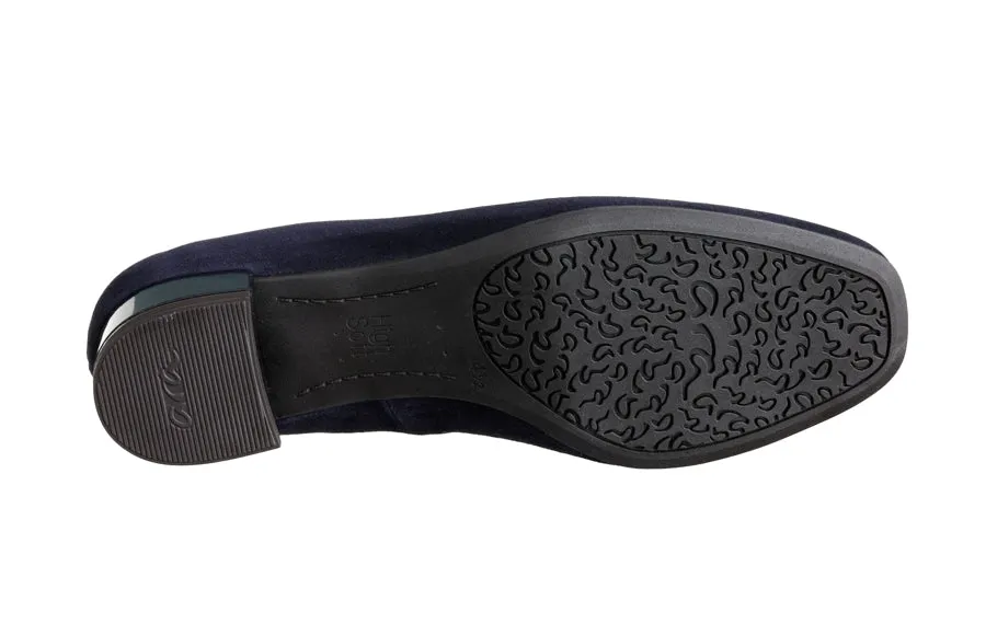 Ara Renae Navy
