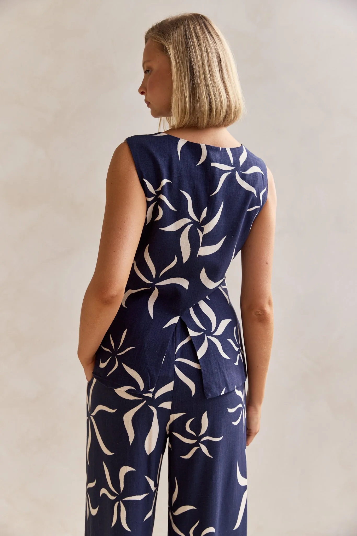 Ayana Vest (Navy)