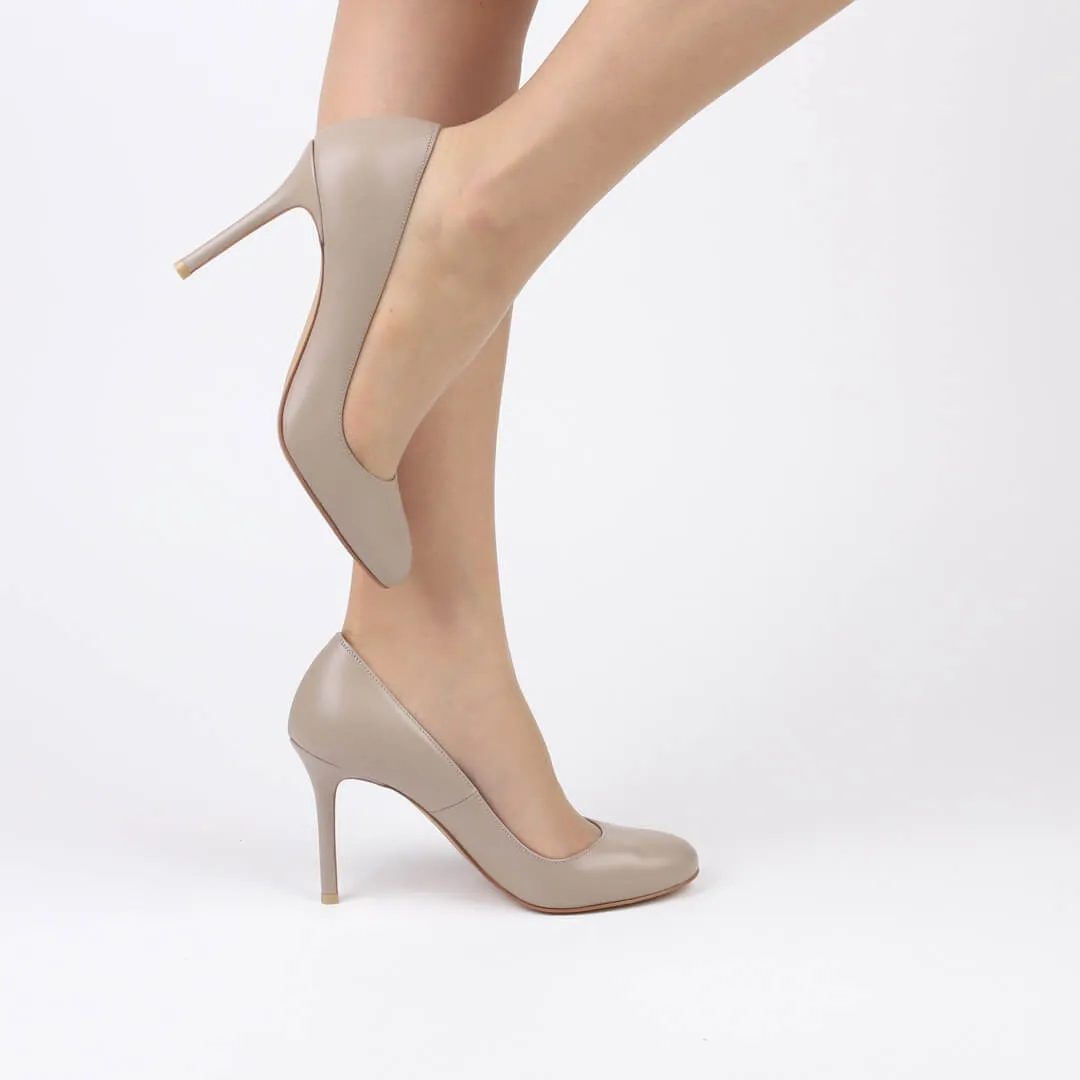 *NOVAH - black, 9cm size UK 2