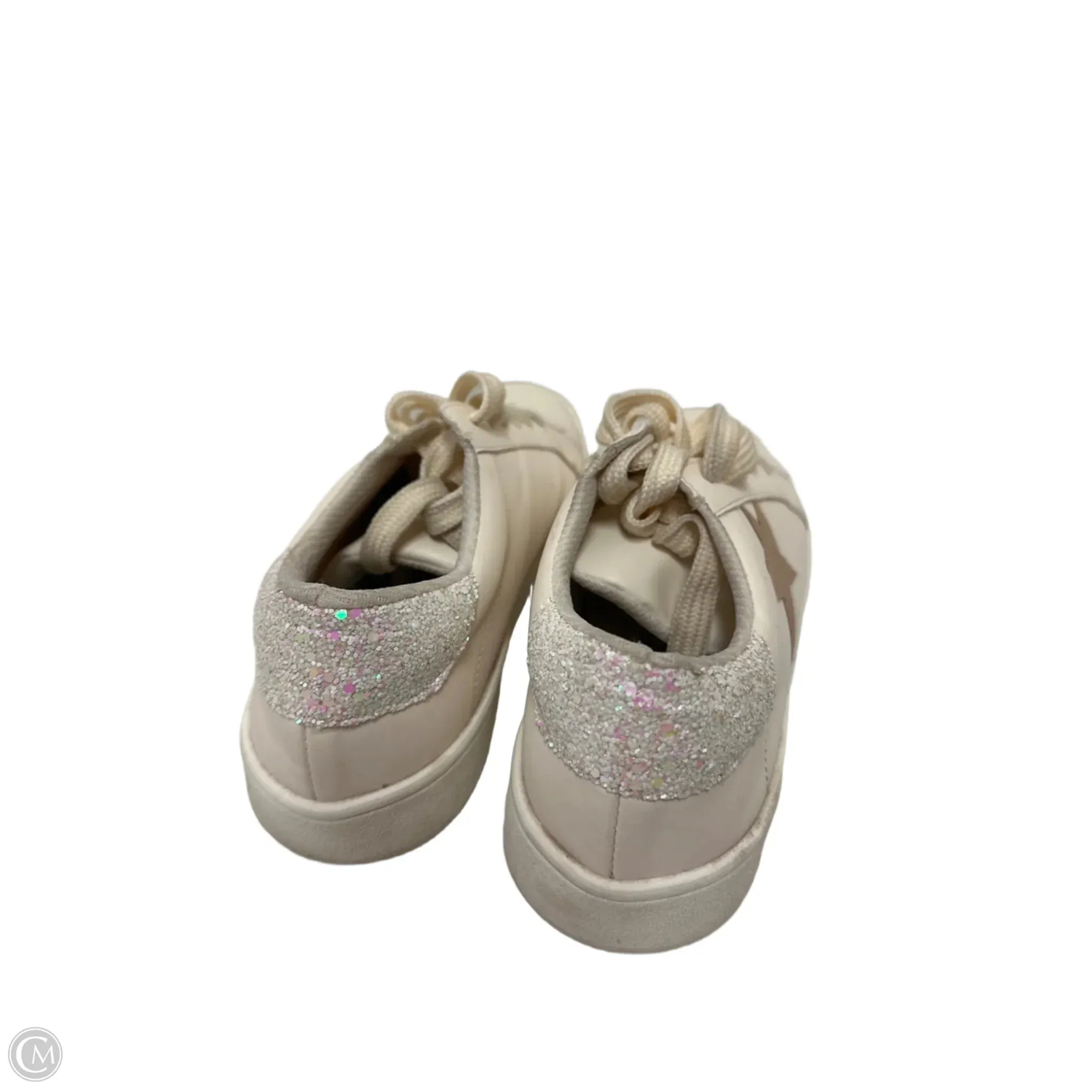 Shoes Sneakers By Clothes Mentor In Cream, Size: 6