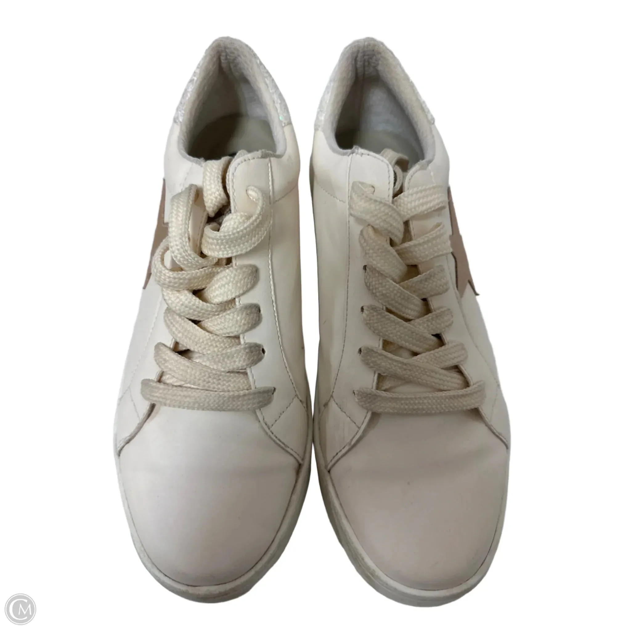 Shoes Sneakers By Clothes Mentor In Cream, Size: 6